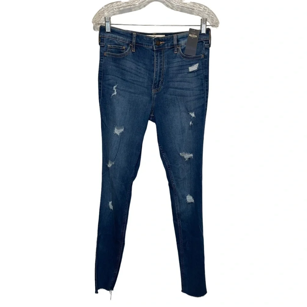 NWT Hollister Women Jeans Size 28 !